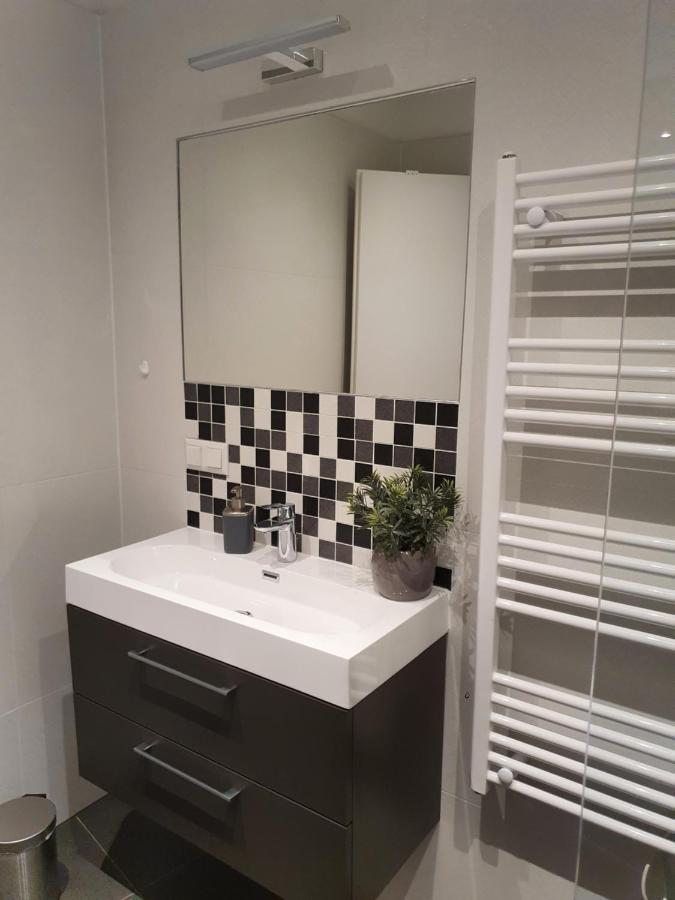 Smarte Dachgeschosswohnung Mit 2 Terrassen Direkt Am Hauptbahnhof Вена Экстерьер фото
