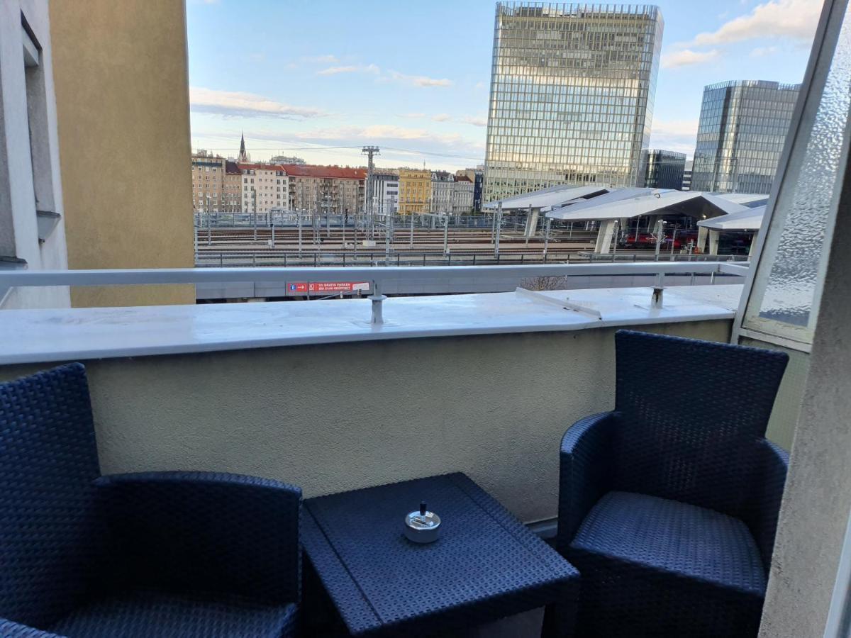 Smarte Dachgeschosswohnung Mit 2 Terrassen Direkt Am Hauptbahnhof Вена Экстерьер фото