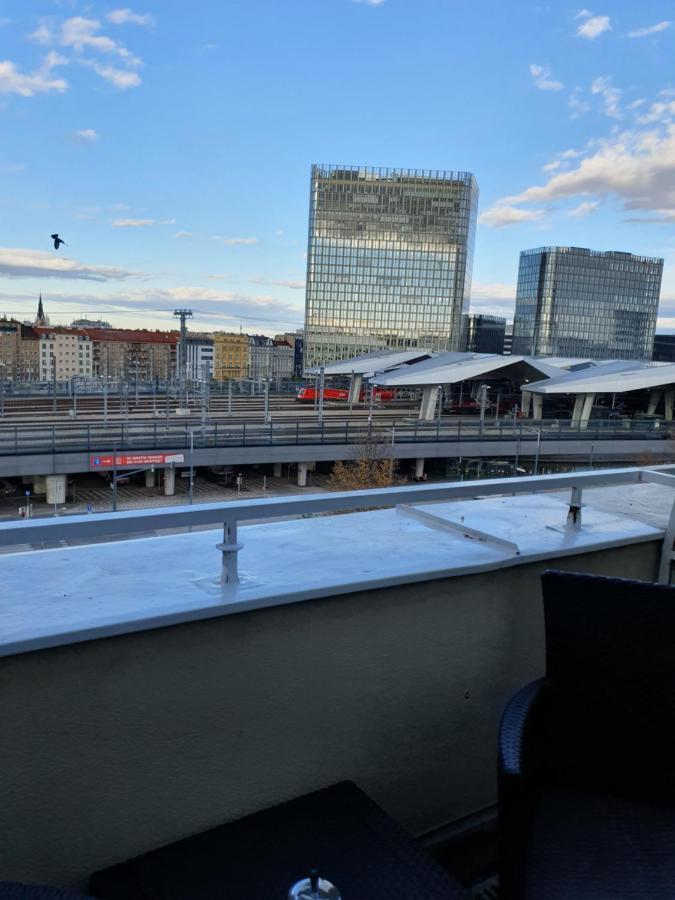 Smarte Dachgeschosswohnung Mit 2 Terrassen Direkt Am Hauptbahnhof Вена Экстерьер фото