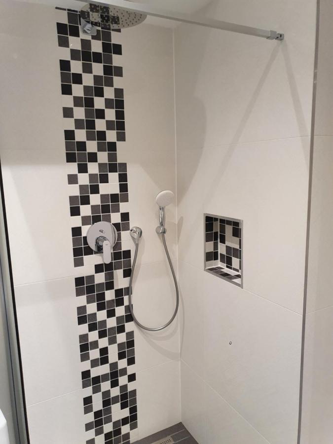 Smarte Dachgeschosswohnung Mit 2 Terrassen Direkt Am Hauptbahnhof Вена Экстерьер фото